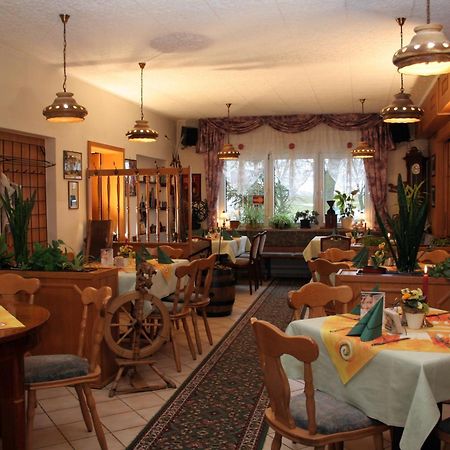 Familienhotel Zur Linde Panschwitz-Kuckau ภายนอก รูปภาพ