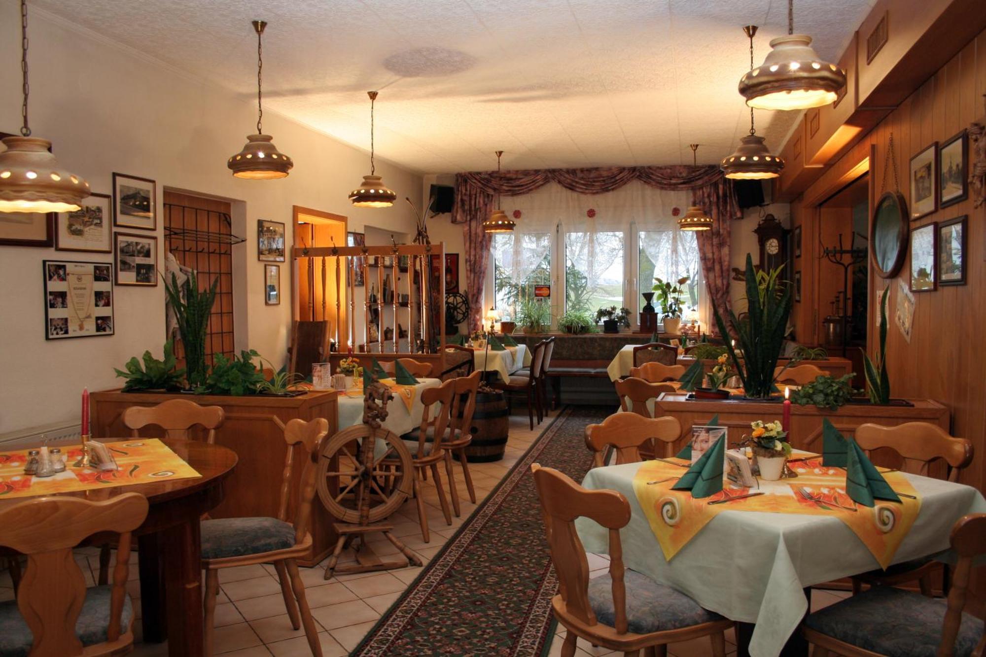 Familienhotel Zur Linde Panschwitz-Kuckau ภายนอก รูปภาพ