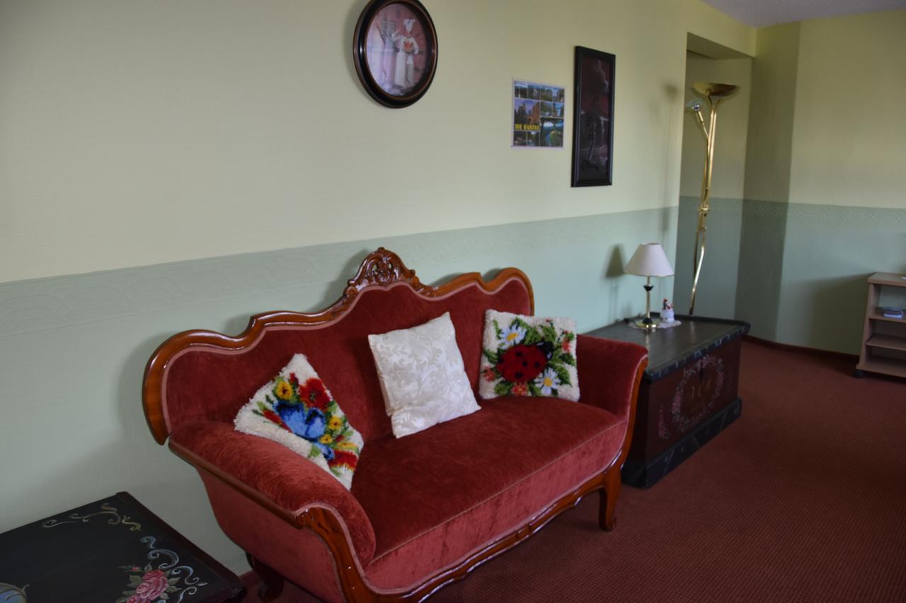 Familienhotel Zur Linde Panschwitz-Kuckau ภายนอก รูปภาพ